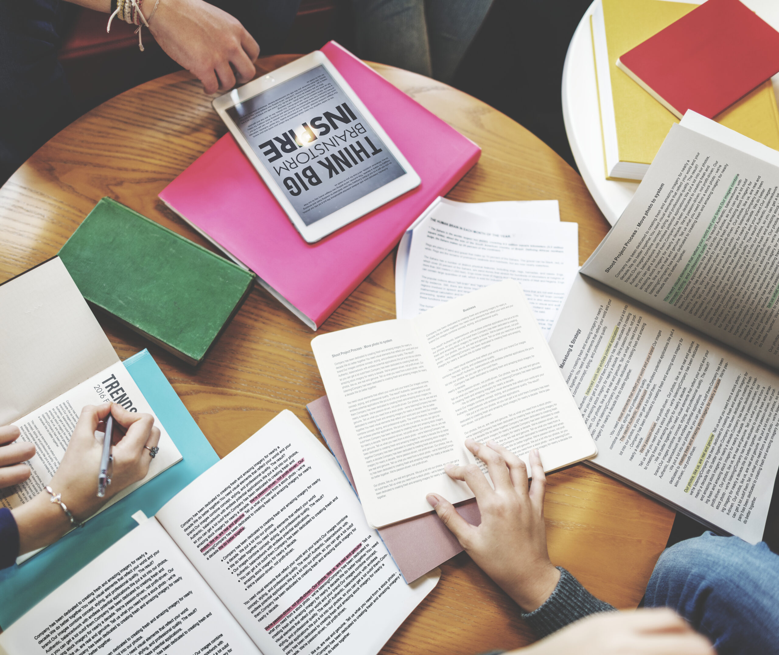 The Art of the Title: Crafting Headlines That Hook Academic Readers