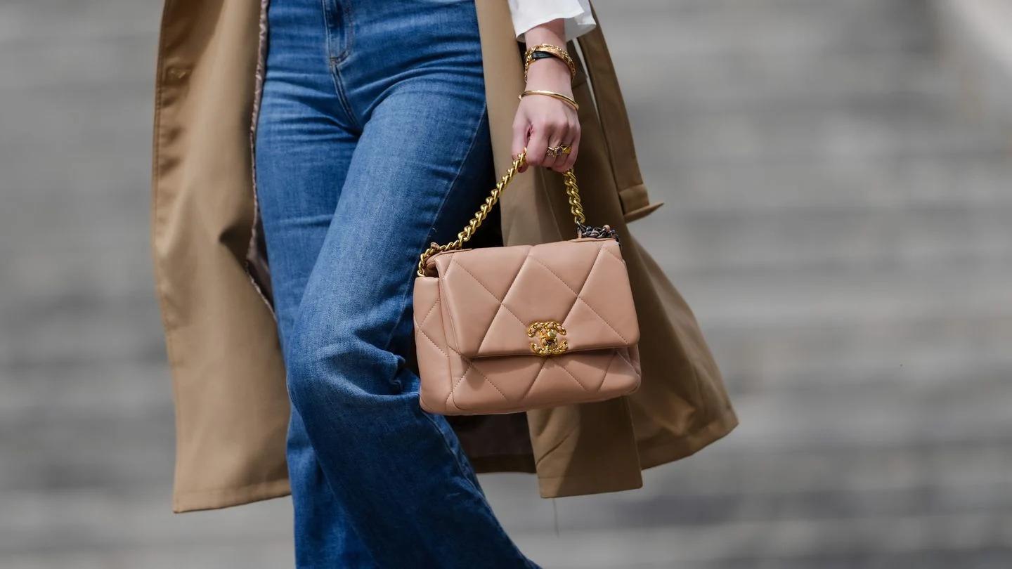 chanel boy bag